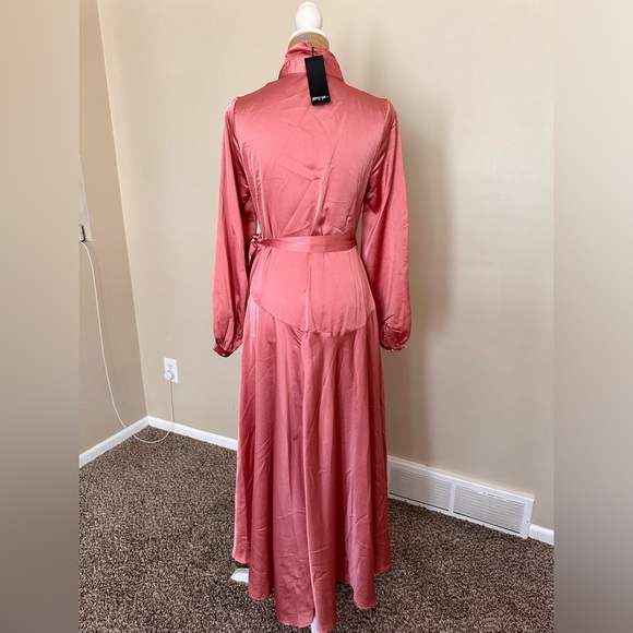 Nasty Gal Make Your Entrance Satin Wrap Maxi Dress Rose - Picture 4 of 9
